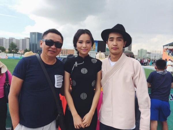 Загвар өмсөгч Х.Намууны шинэхэн зургийн цомгоос